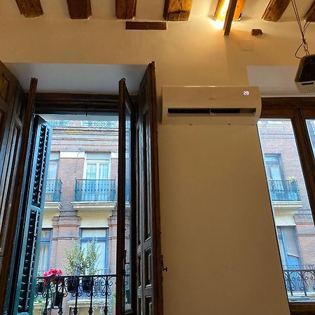Hortaleza 4, Preciso Estudio En Chueca Junto A La Gran Via De Madrid Dış mekan fotoğraf