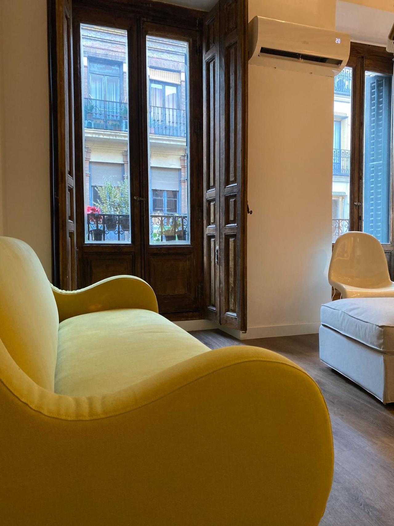 Hortaleza 4, Preciso Estudio En Chueca Junto A La Gran Via De Madrid Dış mekan fotoğraf