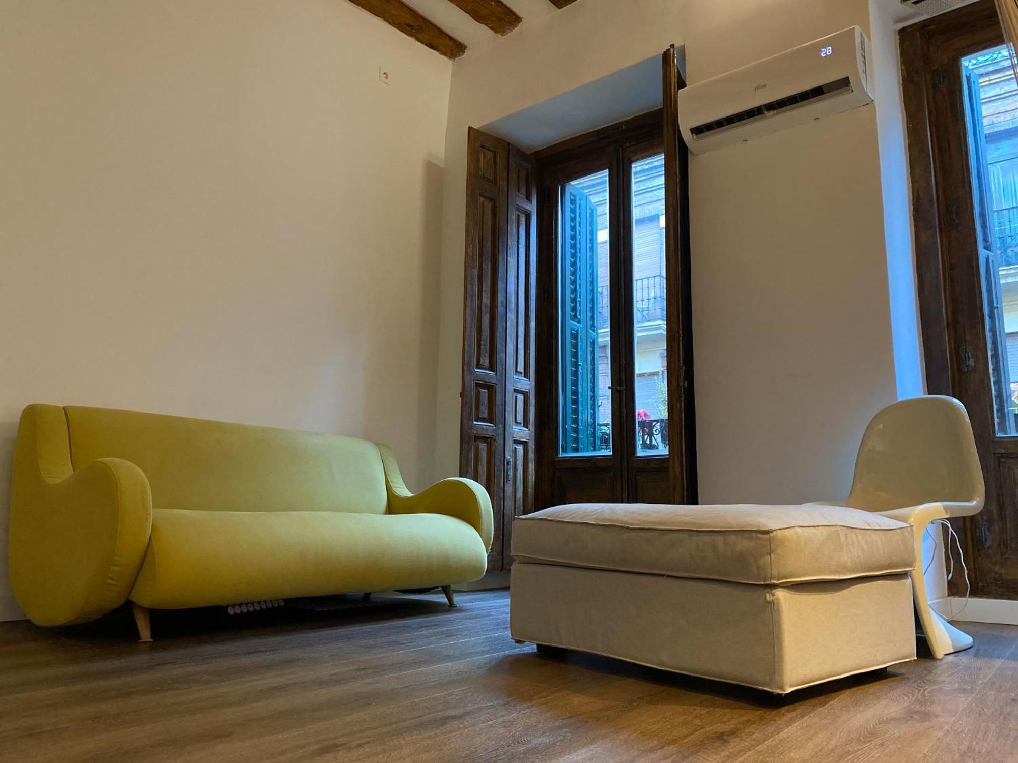 Hortaleza 4, Preciso Estudio En Chueca Junto A La Gran Via De Madrid Dış mekan fotoğraf