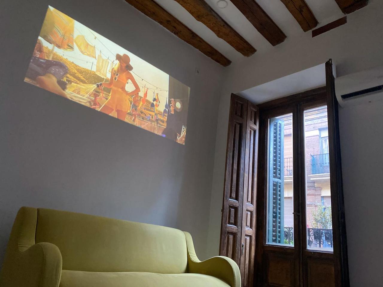 Hortaleza 4, Preciso Estudio En Chueca Junto A La Gran Via De Madrid Dış mekan fotoğraf