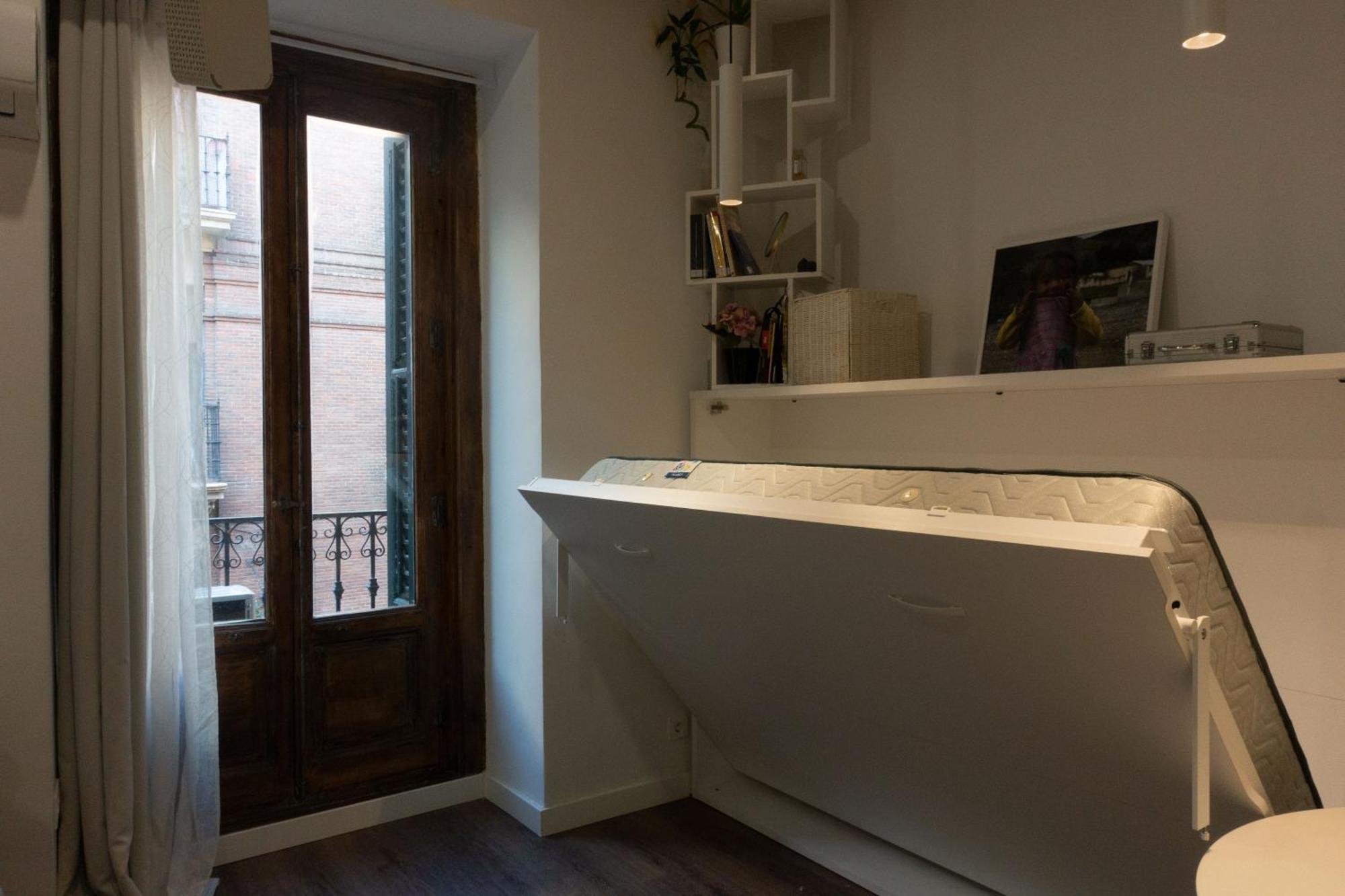 Hortaleza 4, Preciso Estudio En Chueca Junto A La Gran Via De Madrid Dış mekan fotoğraf