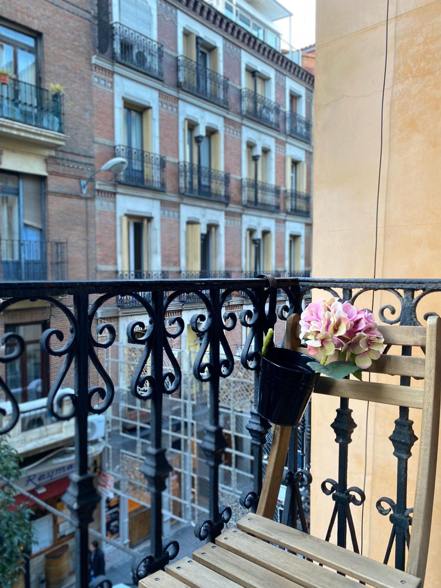 Hortaleza 4, Preciso Estudio En Chueca Junto A La Gran Via De Madrid Dış mekan fotoğraf