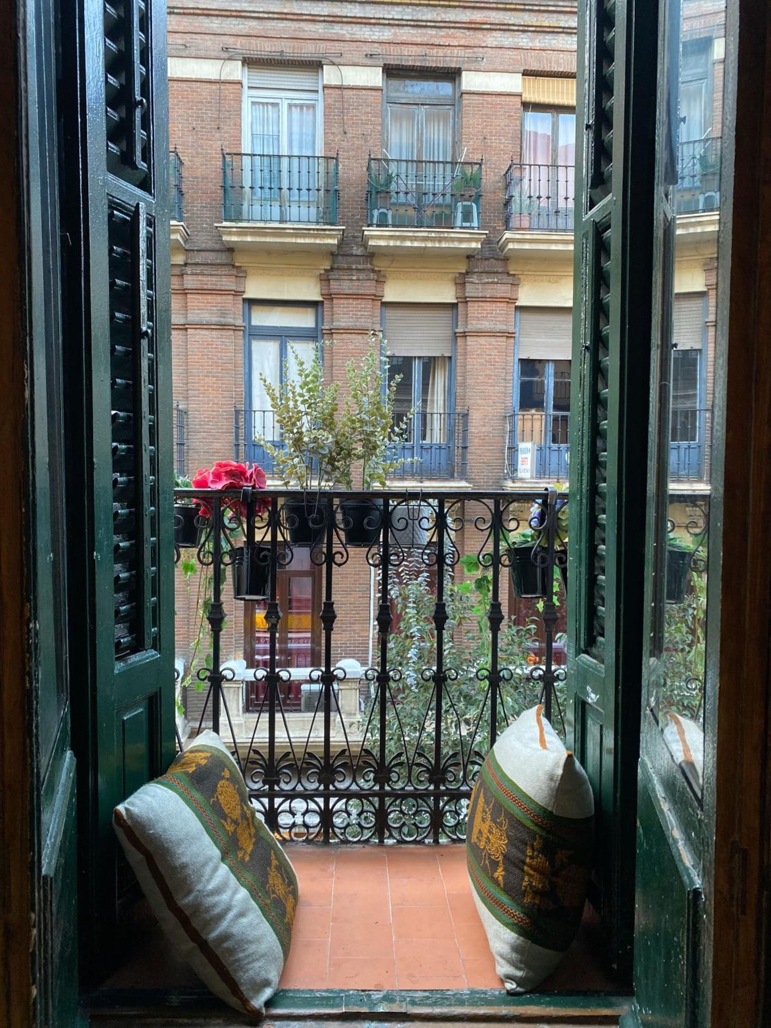Hortaleza 4, Preciso Estudio En Chueca Junto A La Gran Via De Madrid Dış mekan fotoğraf
